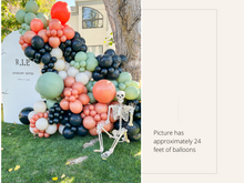 Load image into Gallery viewer, Vintage Halloween Balloon Kit