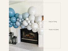 Load image into Gallery viewer, Blue Ombre Balloon Kit
